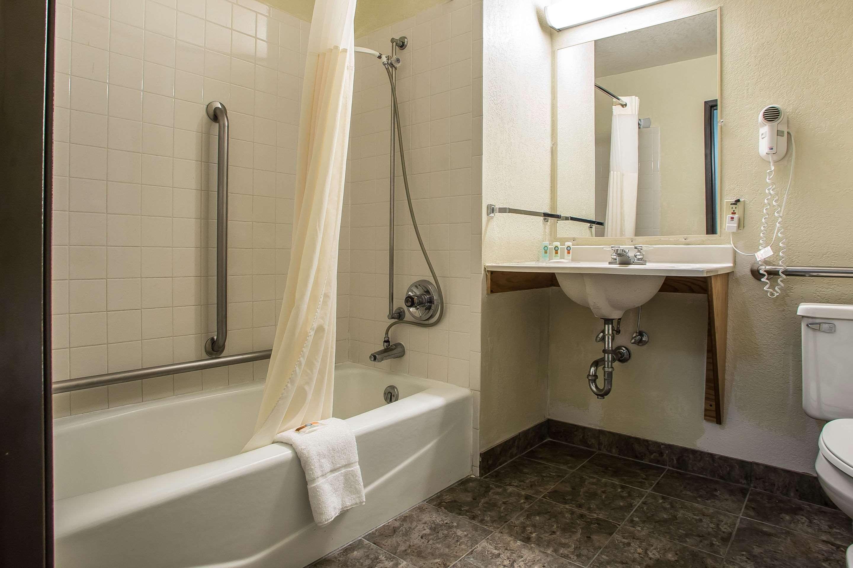 Quality Inn & Suites Marinette Luaran gambar