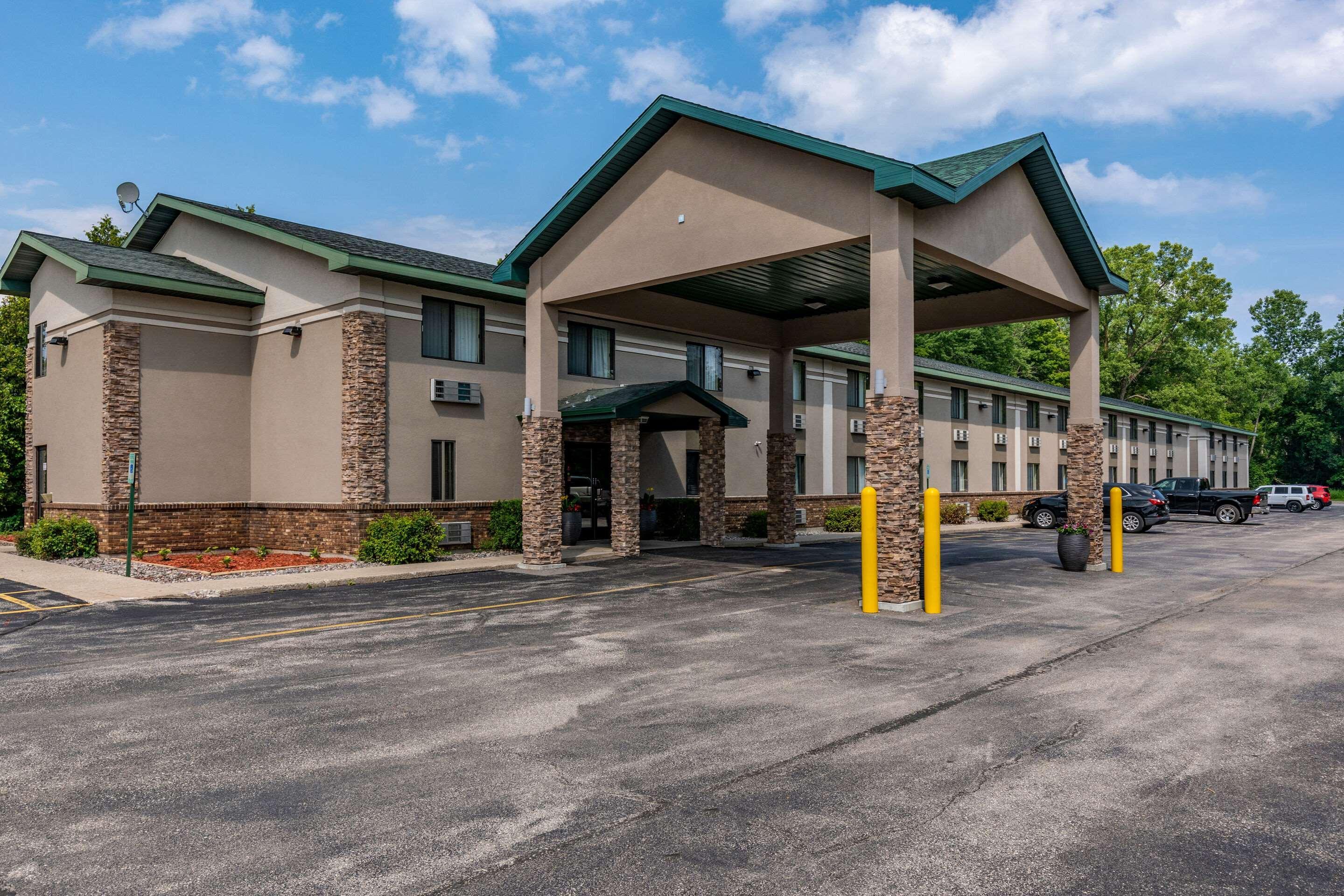 Quality Inn & Suites Marinette Luaran gambar