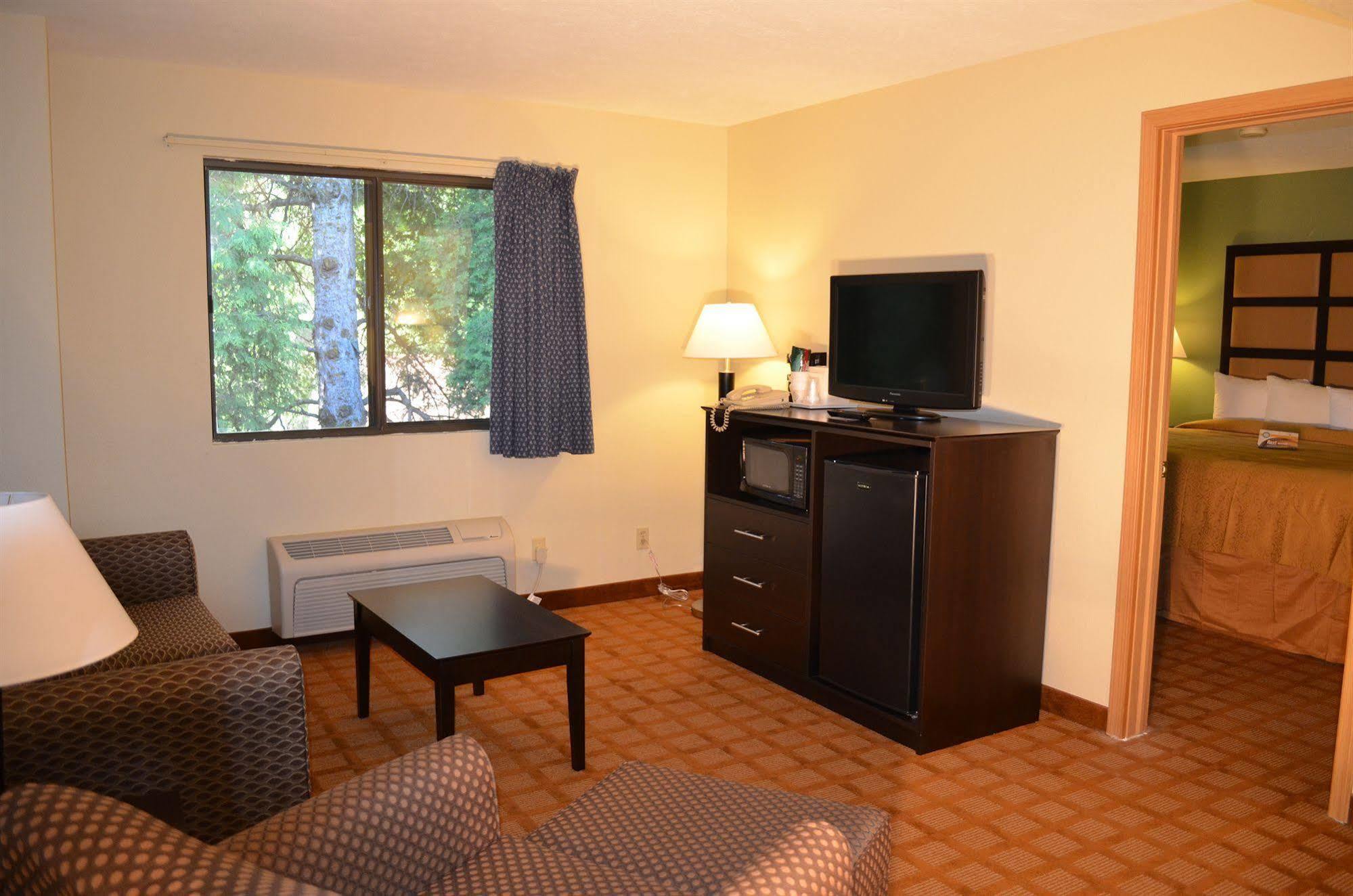 Quality Inn & Suites Marinette Luaran gambar